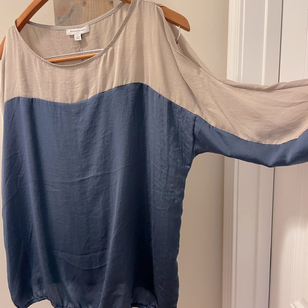 Banana Republic Cold shoulder Blouse NWT